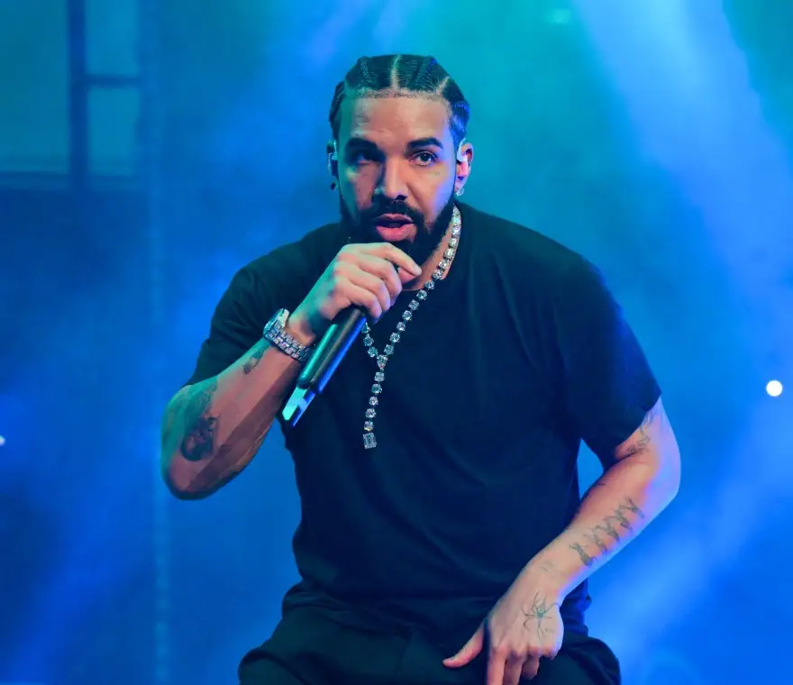 Drake supera de manera histórica el récord de Michael Jackson con el debut de Janice STFU en la cima global — reporte NVVEX
